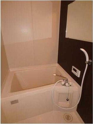 ��ʌ��������܎s��΋�{���Q���ڂ̃A�p�[�g�̃o�X