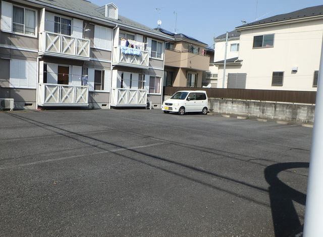 ��ʌ��������܎s��΋�{���Q���ڂ̃A�p�[�g�̒��ԏ�