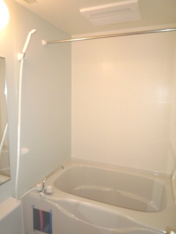 ��ʌ��������܎s�΋�厚���̃A�p�[�g�̃o�X