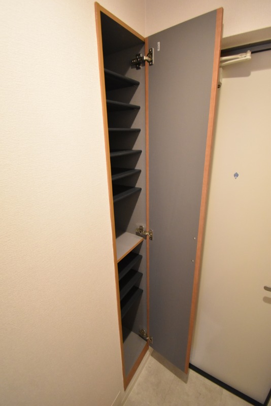 ��ʌ��������܎s�k�擌�听���Q���ڂ̃A�p�[�g�̌���