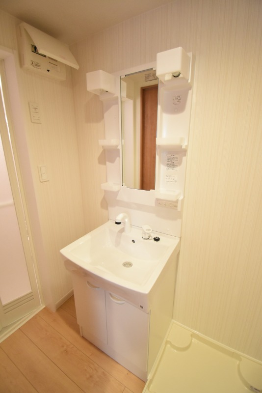 ��ʌ��������܎s�k�擌�听���Q���ڂ̃A�p�[�g�̐��ʏ�