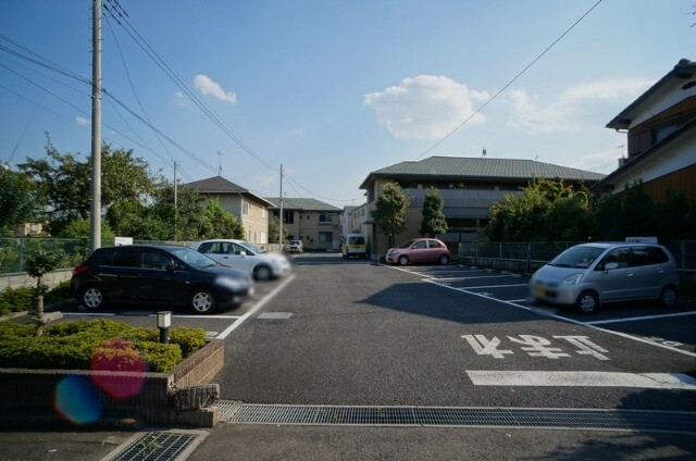 ��ʌ�����s�厚���s�̃A�p�[�g�̒��ԏ�