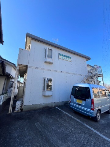 ��ʌ��@�c�s����Q���ڂ̃A�p�[�g�̒��ԏ�