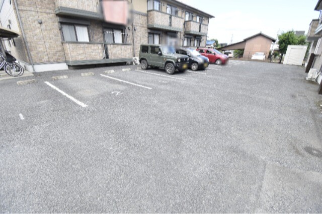 ��ʌ��������܎s����O���U���ڂ̃A�p�[�g�̒��ԏ�