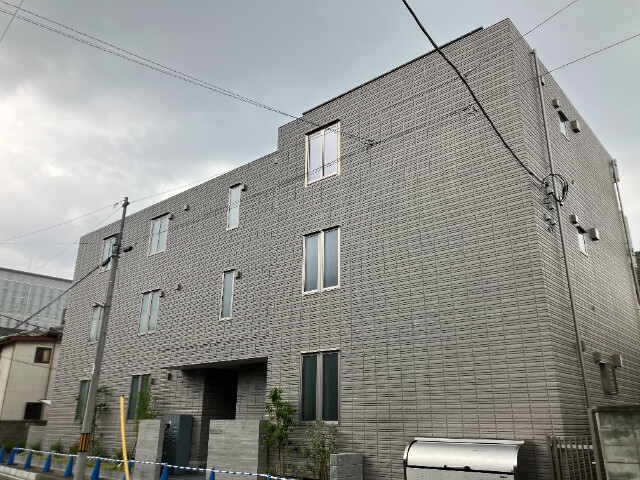 ��ʌ��������܎s��{��听���R����205-1�̃}���V�����̌����O��