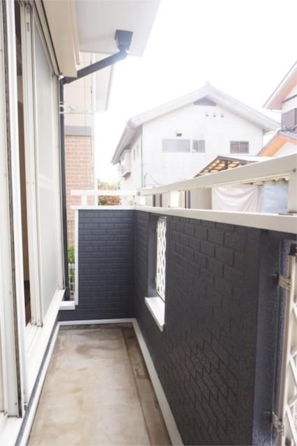 ��ʌ�����s�˒˂R���ڂ̃A�p�[�g�̃o���R�j�[