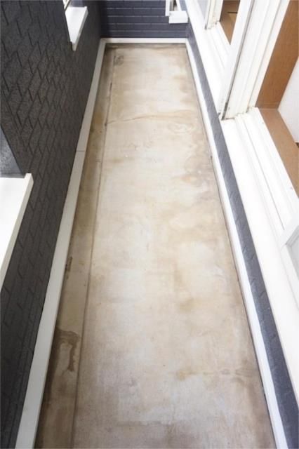 ��ʌ�����s�˒˂R���ڂ̃A�p�[�g�̃o���R�j�[