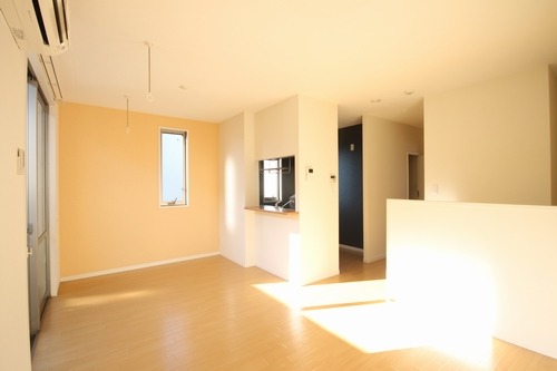 ��ʌ��������܎s��{��V�����P���ڂ̃A�p�[�g�̋��ԁE���r���O