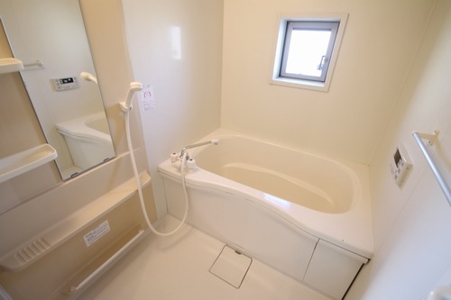 ��ʌ��������܎s��{��V�����P���ڂ̃A�p�[�g�̃o�X