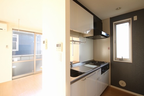 ��ʌ��������܎s��{��V�����P���ڂ̃A�p�[�g�̃L�b�`��