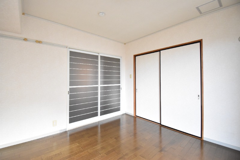 ��ʌ�����s�˒˂P���ڂ̃A�p�[�g�̋��ԁE���r���O