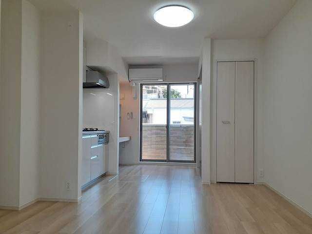 ��ʌ�����s�ܔԒ��̃A�p�[�g�̋��ԁE���r���O