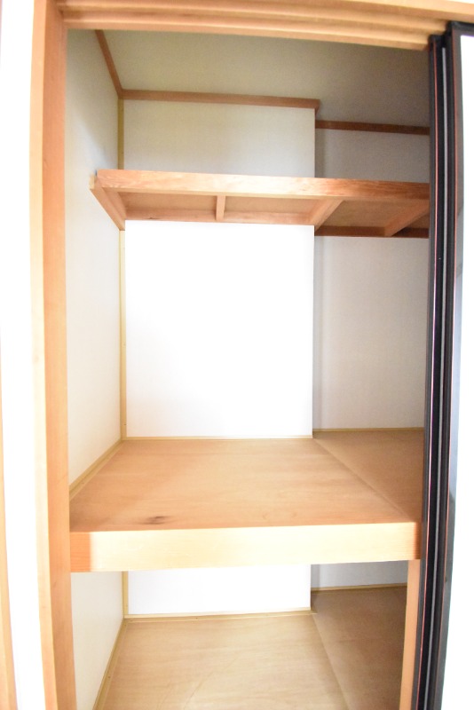 ��ʌ�����s�˒˂P���ڂ̃A�p�[�g�̎��[