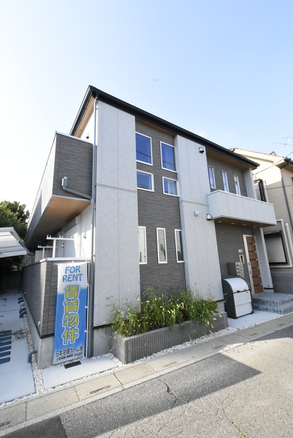 ��ʌ�����s���s���R���ڂ̃A�p�[�g�̌����O��