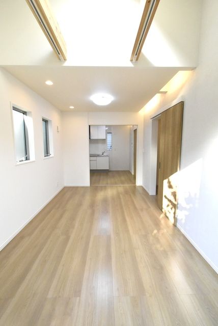 ��ʌ�����s���s���R���ڂ̃A�p�[�g�̋��ԁE���r���O