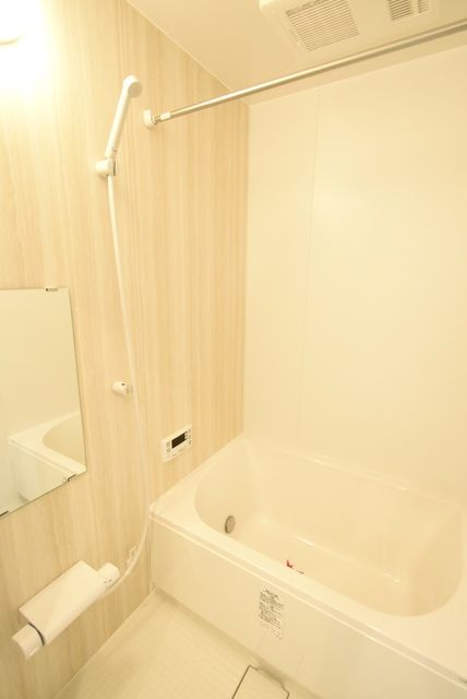 ��ʌ�����s���s���R���ڂ̃A�p�[�g�̃o�X