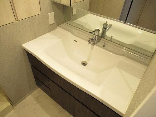 ��ʌ��������܎s�Y�a��k�Y�a�R���ڂ̃}���V�����̐��ʏ�