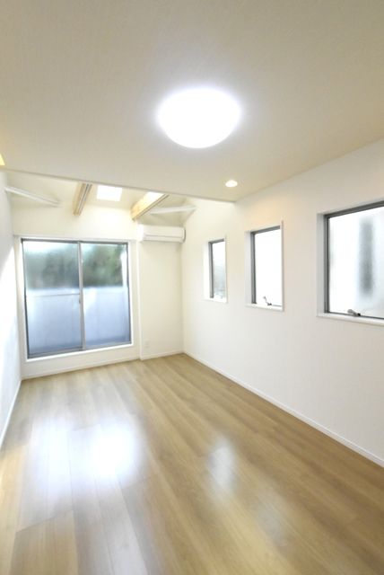 ��ʌ�����s���s���R���ڂ̃A�p�[�g�̂��̑������E�X�y�[�X