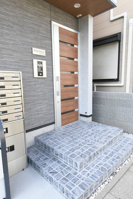 ��ʌ�����s���s���R���ڂ̃A�p�[�g�̃G���g�����X