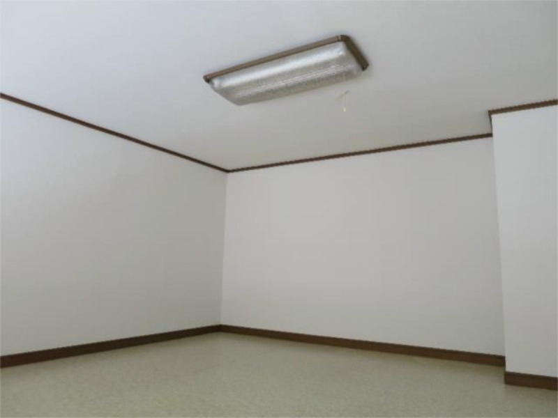 ��ʌ���z�s�厚�I��̃A�p�[�g�̂��̑������E�X�y�[�X