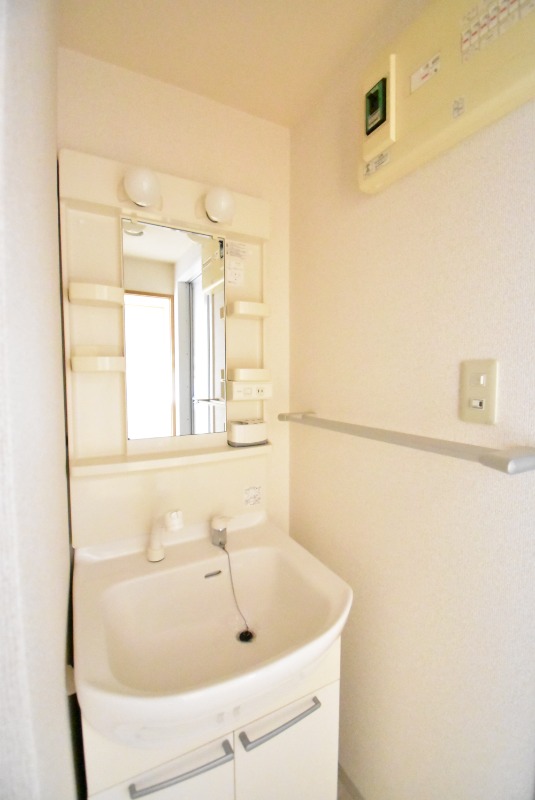 ��ʌ�����s������Q���ڂ̃}���V�����̐��ʏ�