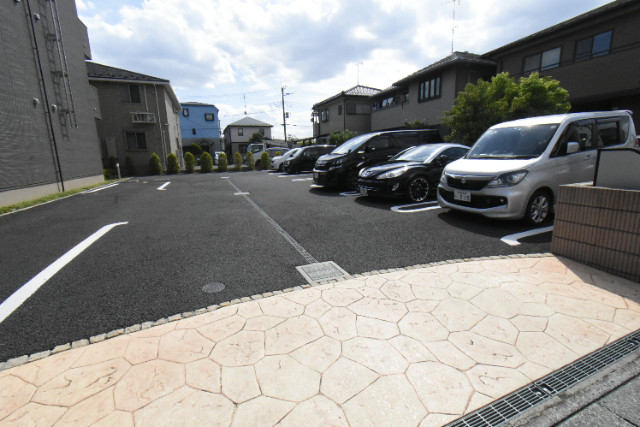 ��ʌ��������܎s��΋�厚��΂̃A�p�[�g�̒��ԏ�