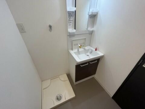 ��ʌ��������܎s�������a�c���Q���ڂ̃A�p�[�g�̐��ʏ�