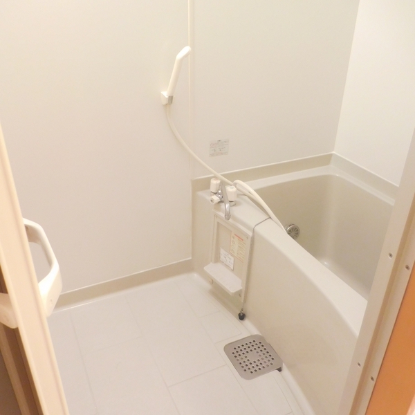 ��ʌ��������܎s��΋���q�T���ڂ̃A�p�[�g�̃o�X