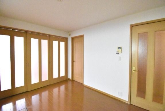 ��ʌ������s�������̃A�p�[�g�̂��̑������E�X�y�[�X