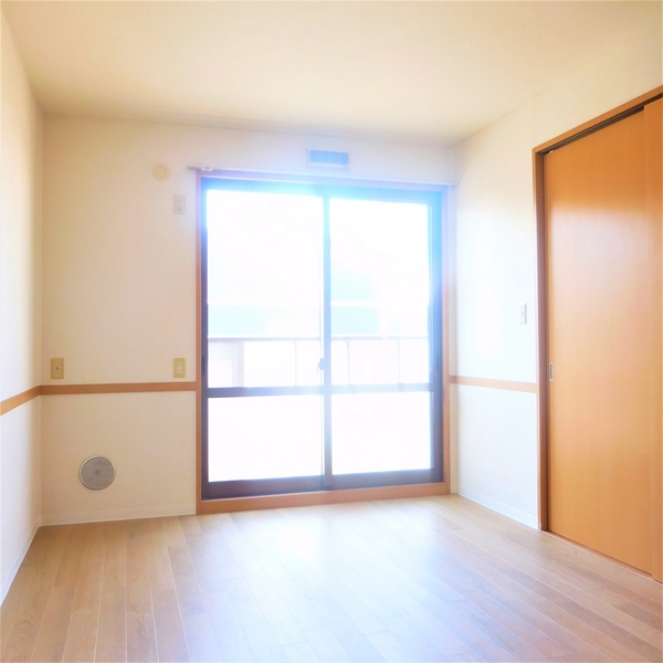 ��ʌ��������܎s��΋���q�T���ڂ̃A�p�[�g�̂��̑������E�X�y�[�X