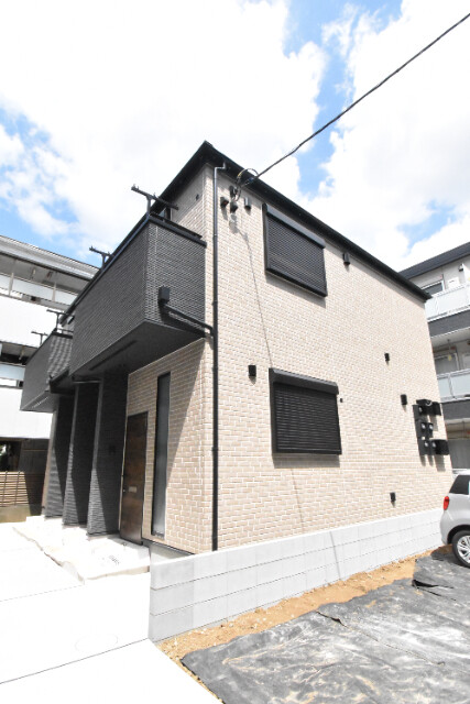 ��ʌ��������܎s��{��g�~���R����183-2�̃A�p�[�g�̌����O��