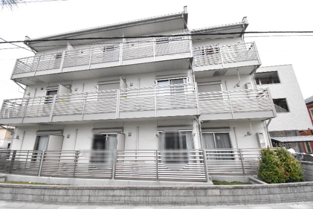 ��ʌ��������܎s��{����ؒ��S����938-1�̃}���V�����̌����O��