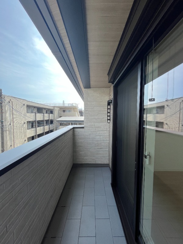 ��ʌ��������܎s��{��听���P���ڂ̃A�p�[�g�̃o���R�j�[