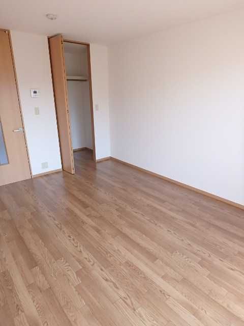 ��ʌ��������܎s��{��x�̓����P���ڂ̃A�p�[�g�̋��ԁE���r���O