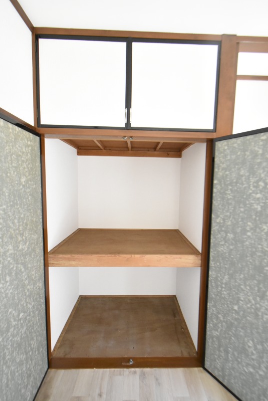 ��ʌ��k�����S�ɓޒ��厚�����̃A�p�[�g�̎��[