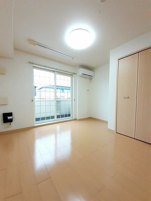 ��ʌ������s�V�����W���ڂ̃A�p�[�g�̂��̑������E�X�y�[�X