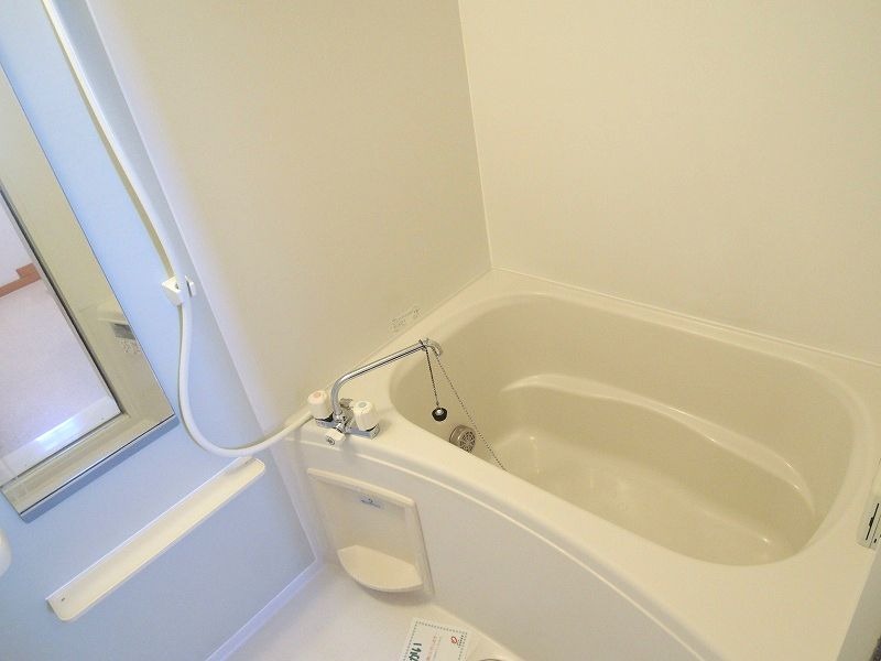 ��ʌ��k�����S�ɓޒ������j�T���ڂ̃A�p�[�g�̃o�X