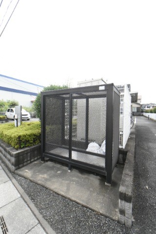 ��ʌ��k�����S�ɓޒ������j�T���ڂ̃A�p�[�g�̂��̑�