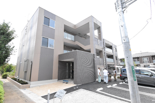 ��ʌ�����s�����Q���ڂ̃}���V�����̃G���g�����X