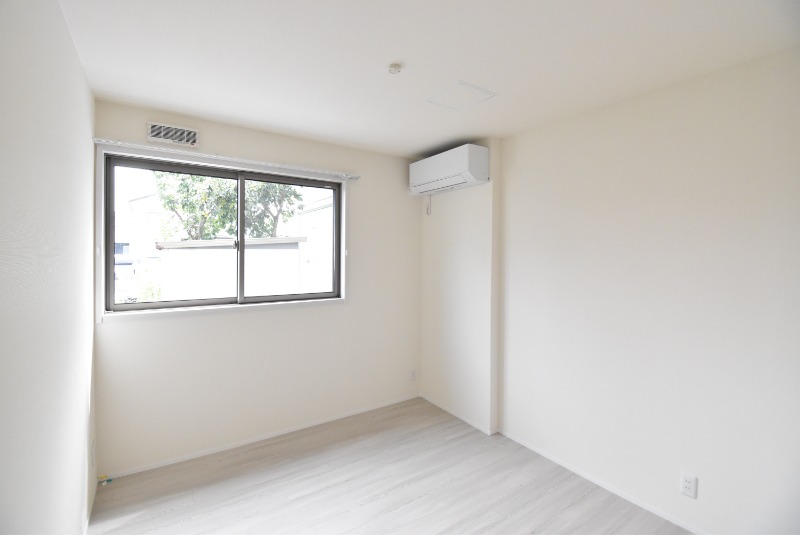 ��ʌ�����s�˒˓��Q���ڂ̃A�p�[�g�̂��̑������E�X�y�[�X