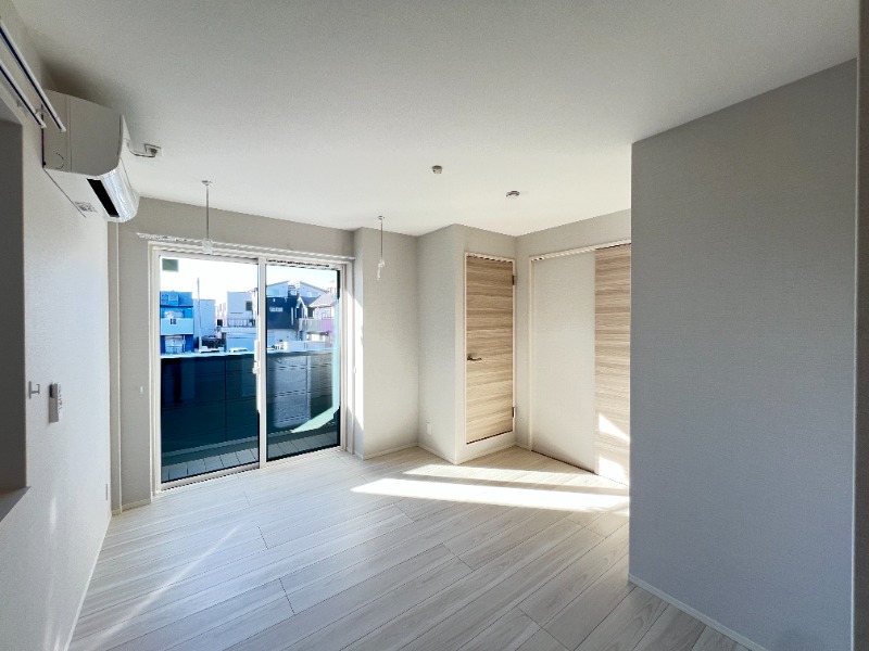 ��ʌ�����s�˒˂P���ڂ̃A�p�[�g�̋��ԁE���r���O