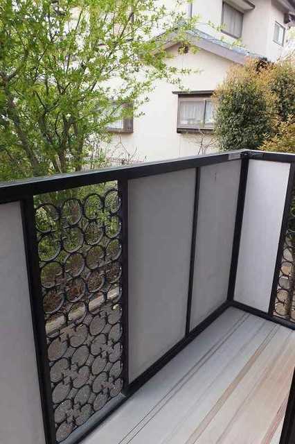 ��ʌ��@�c�s����Q���ڂ̃A�p�[�g�̃o���R�j�[