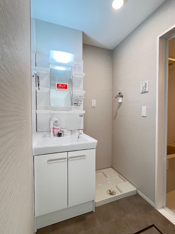 ��ʌ�����s�˒˂P���ڂ̃A�p�[�g�̐��ʏ�