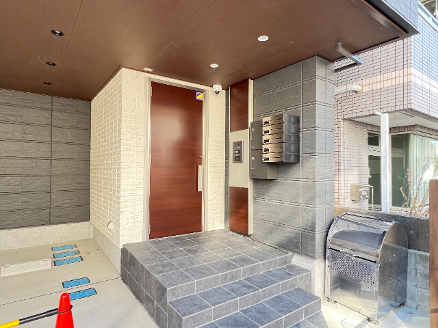 ��ʌ�����s�˒˂P���ڂ̃A�p�[�g�̃G���g�����X