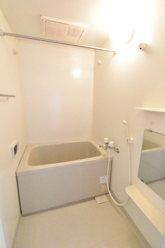 ��ʌ��������܎s�k��������Q���ڂ̃A�p�[�g�̃o�X