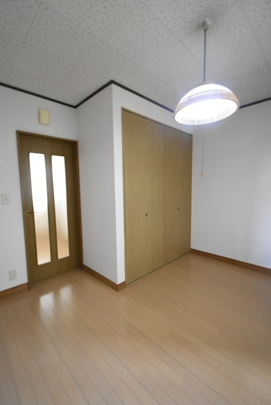 ��ʌ��������܎s�����擌��{�U���ڂ̃A�p�[�g�̋��ԁE���r���O