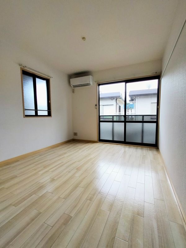 ��ʌ�����s�����J�{���R���ڂ̃A�p�[�g�̋��ԁE���r���O