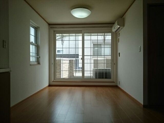 ��ʌ������s�����̃A�p�[�g�̋��ԁE���r���O