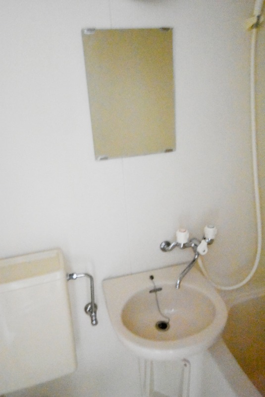 ��ʌ��������܎s�����擌��{�U���ڂ̃A�p�[�g�̐��ʏ�