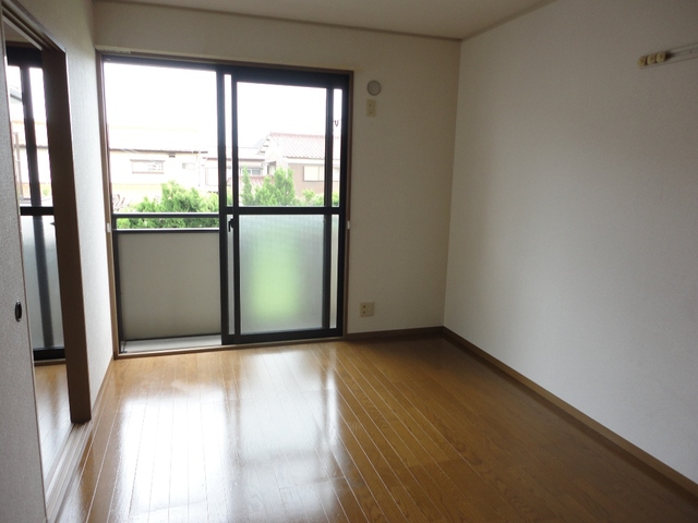 ��ʌ��������܎s�k����i���Q���ڂ̃A�p�[�g�̋��ԁE���r���O